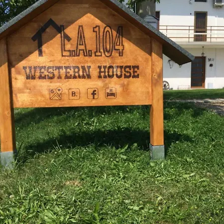La 104 Western House Affittacamere *